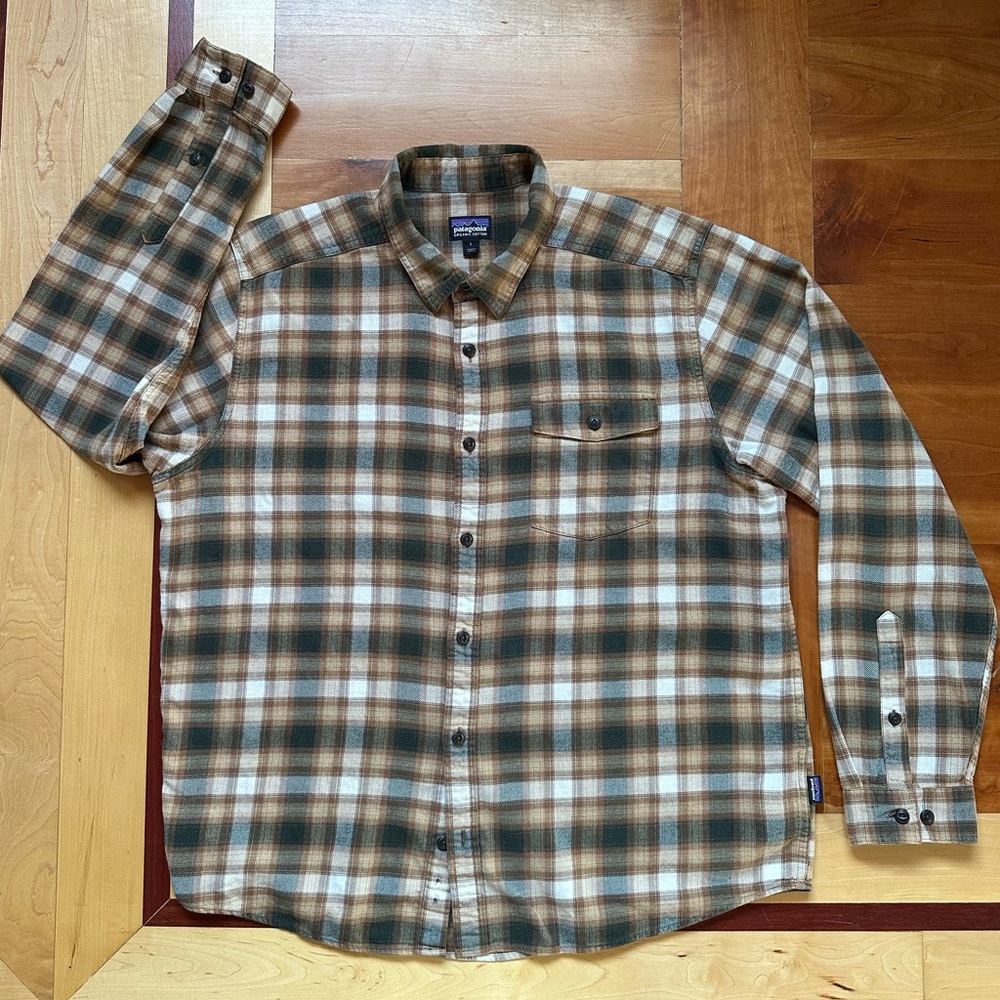 Patagonia Brown Plaid Casual Button Down Shirt